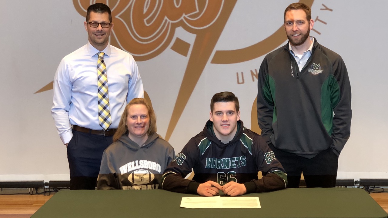 Brown commits to St Francis